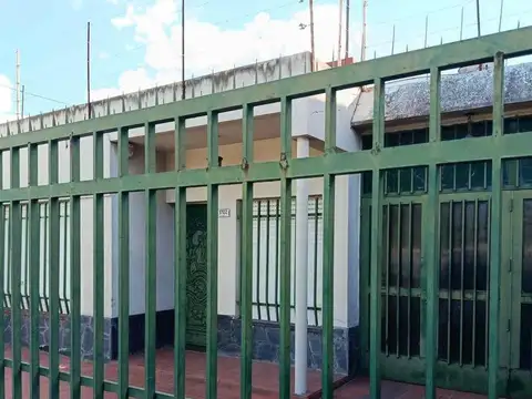 Venta casa dos dorm y dependencias mas galpon