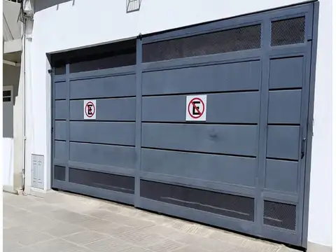 Se vende cochera doble barrio constituyentes