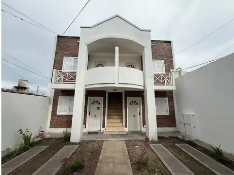 Departamento en planta baja con patio.