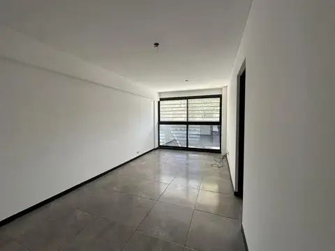 Venta. departamento de 1 dormitorio con patio - lourdes, rosario