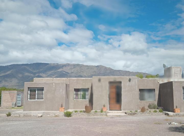 Casa · 175m² · 2 Ambientes · 3 Cocheras