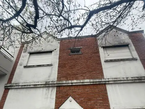 Casa en alquiler de 4 ambientes en mataderos