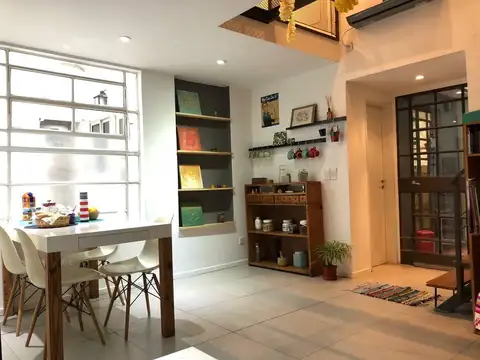 Ph 2 amb. 53m2. con patio. muy luminoso.