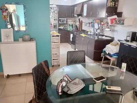 Ph tipo duplex en alquiler tres ambientes al frente con balcon, patio y terraza