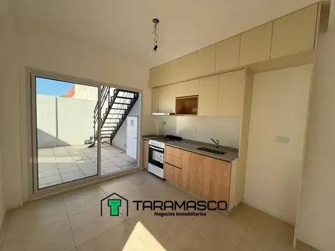Alquiler ph 2 amb con patio y terraza en villa santa rita