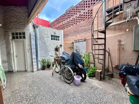 Casa 3 ambientes parque avellaneda patio terraza
