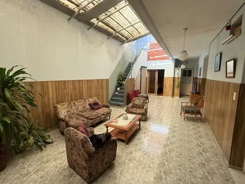 Venta casa 5 amb. cochera y terraza