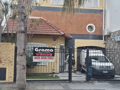 Hermoso chalet con pileta a la venta