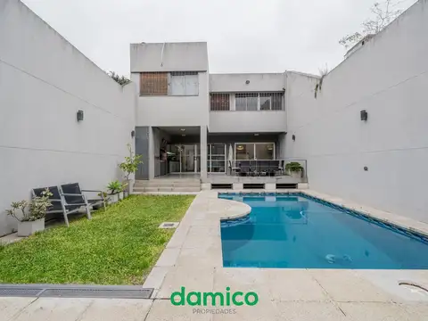 Casa con pileta en parque patricios
