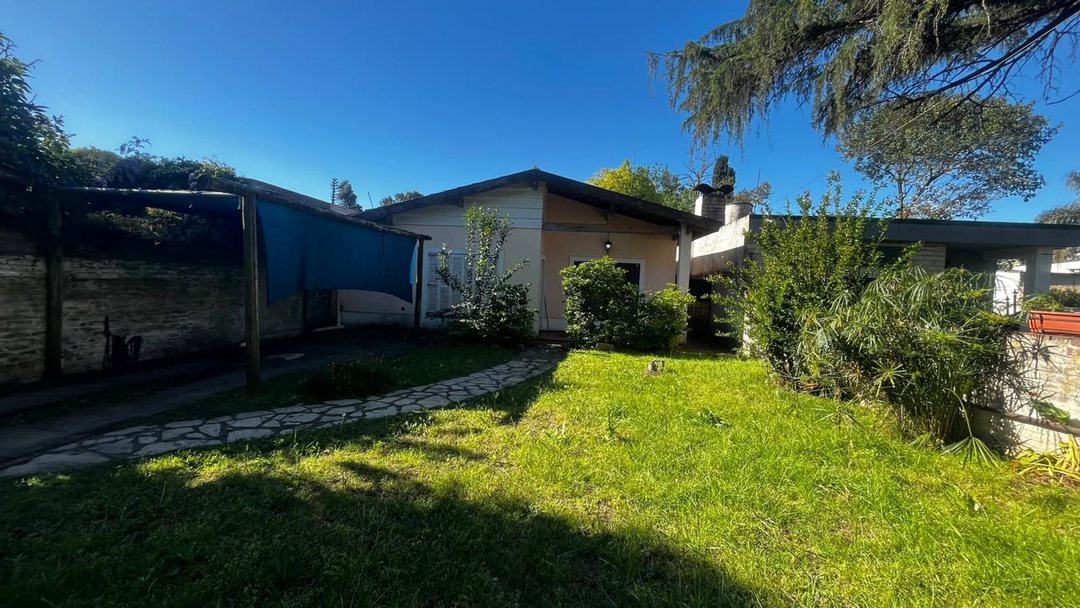 Venta CASA 400MTS CON PILETA. MORENO.