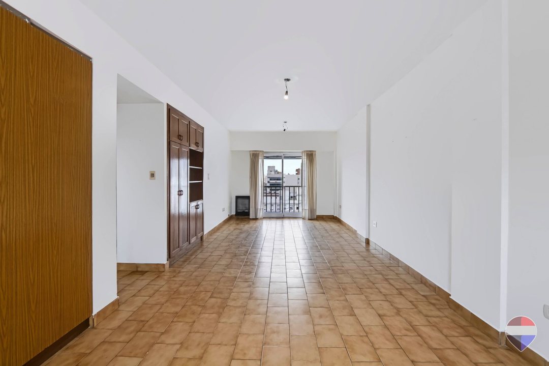 DEPARTAMENTO CON COCHERA EN VENTA EN LA PLATA
