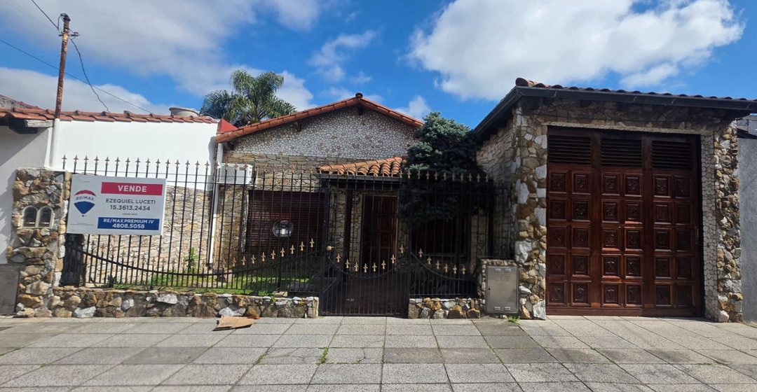 VENTA CASA 3 AMBIENTES GARAGE PATIO SAN JUSTO