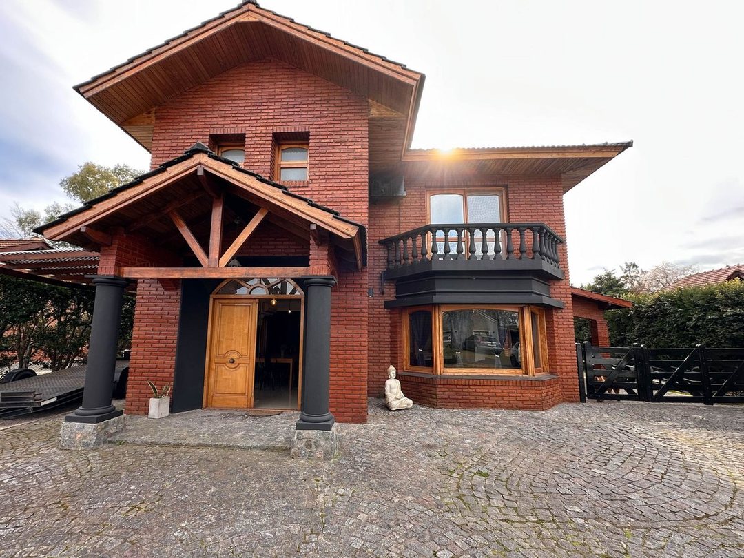 CASA EN VENTA 5 AMBIENTES LA CAMPIÑA, PILAR