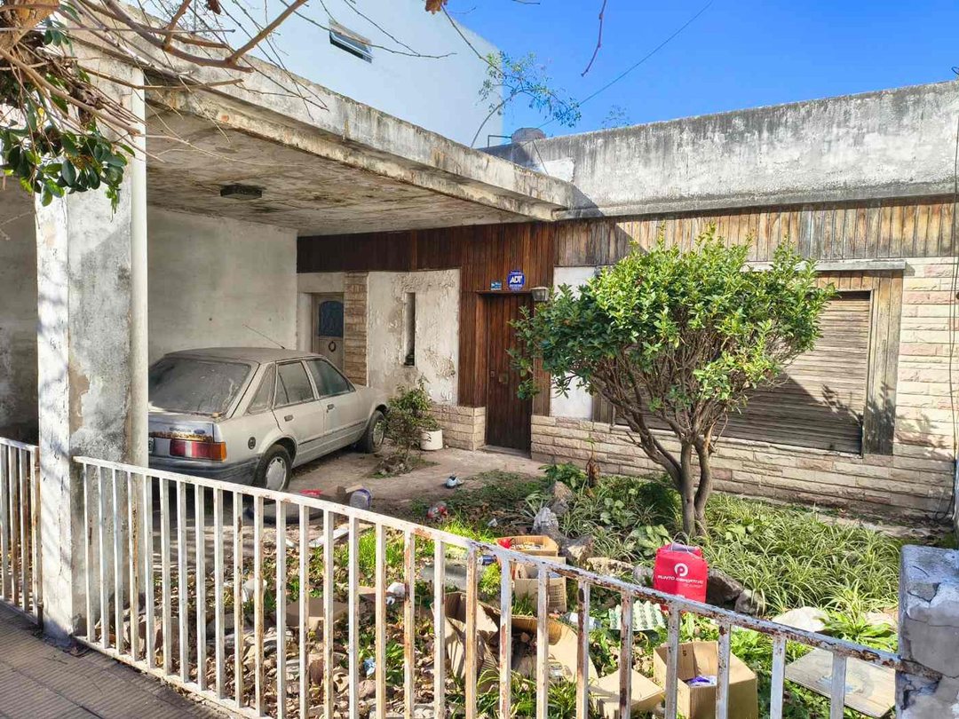 Venta casa - Ramos Mejia a refaccionar OPORTUNIDAD