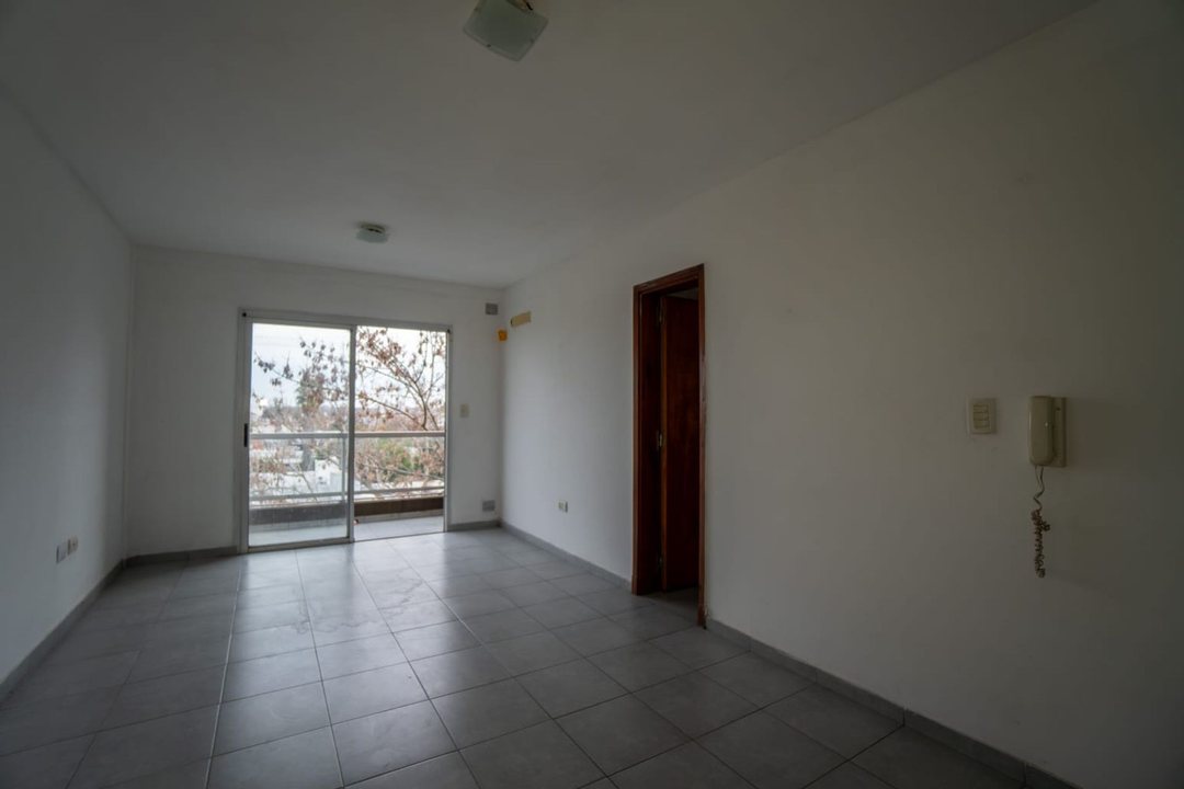 MONOAMBIENTE en ALQUILER con BALCÓN en LA PLATA