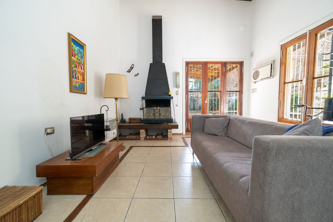 CASA EN VENTA 2 DORMITORIOS + COMODIN