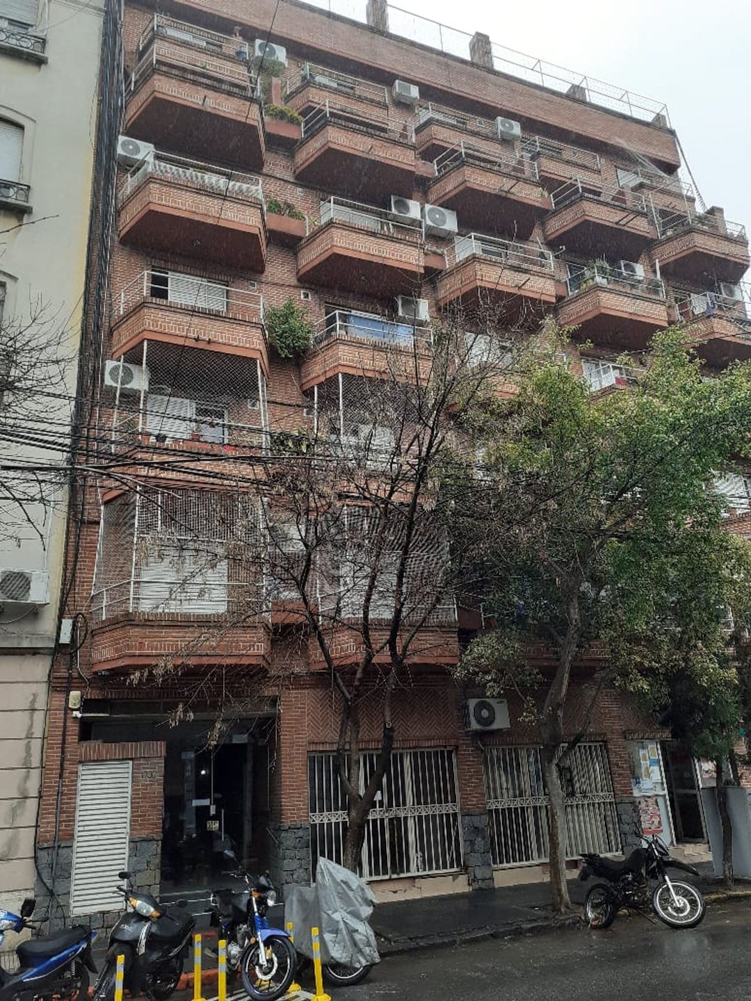 DEPTO 2 AMB EN VENTA c/ COCHERA y BALCÓN