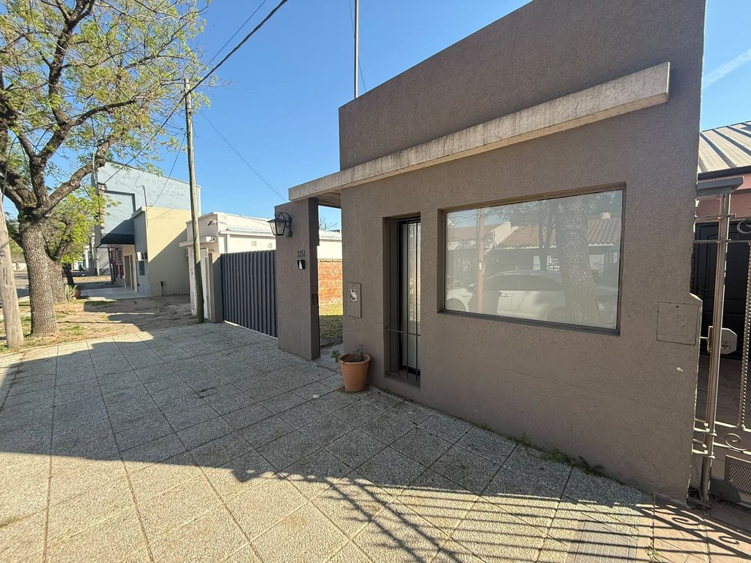 VENTA LOTE + OFICINA EN ZONA CENTRO
