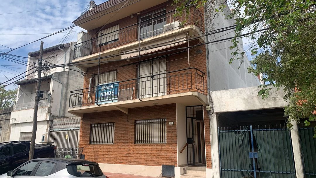 PH 2 AMB EN ALQUILER EN VILLA BALLESTER CON  PATIO