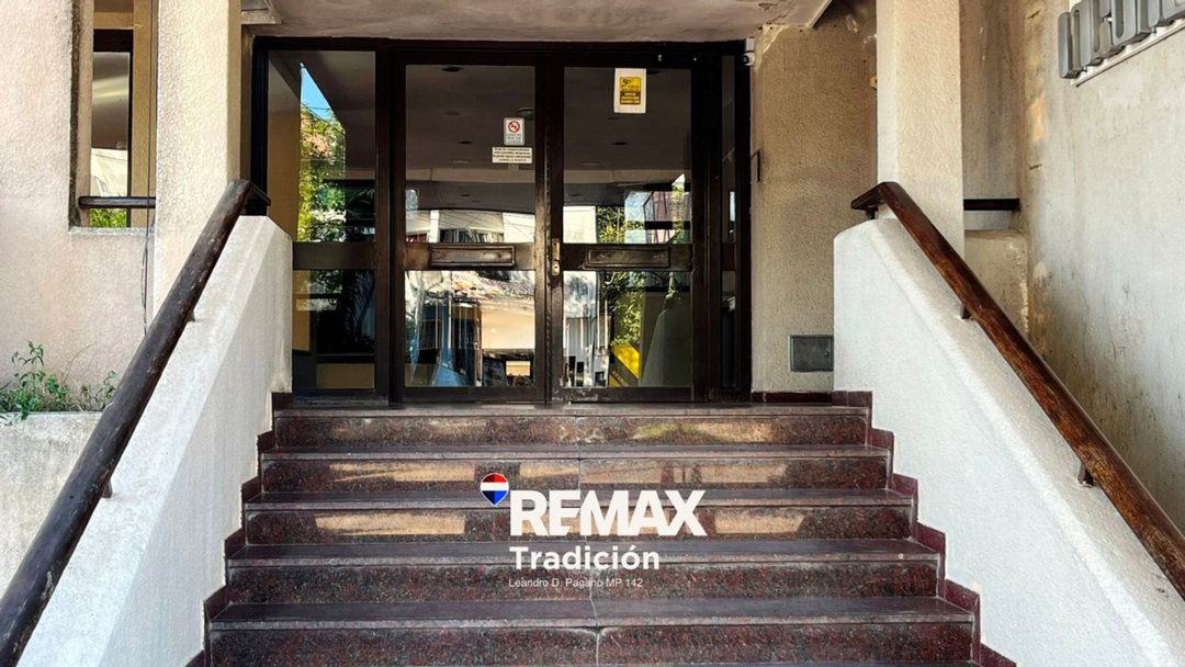 VENTA DEPARTAMENTO REMODELADO-MACROCENTRO COCHERA