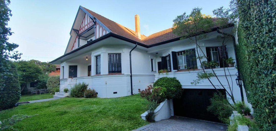 Venta casa de 4 ambientes estilo ingles Quilmes C