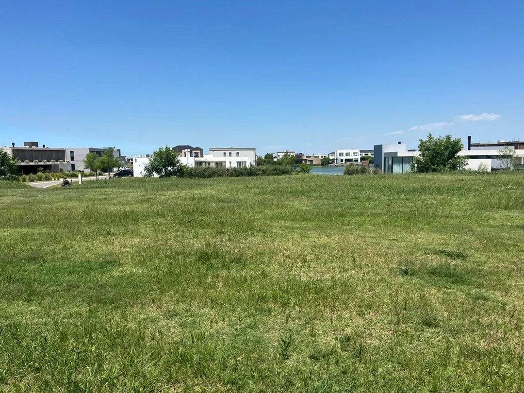 LOTE 236 A LA LAGUNA 840 m2 - Bª PRIVAD MAGALLANES