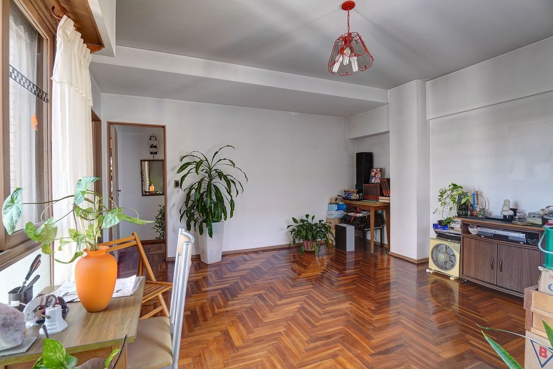 VENTA DTO SEMI PISO DE 4 AMB, LUMINOSO EN FLORES