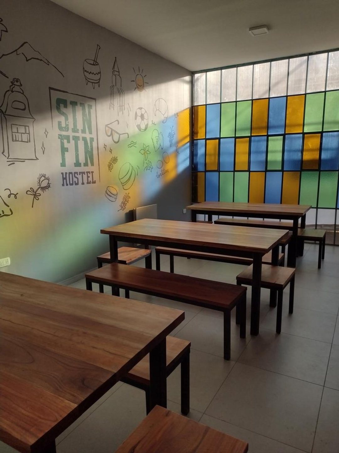 VENTA HOSTEL SIN FIN - Frente PLAZA INDEPENDENCIA