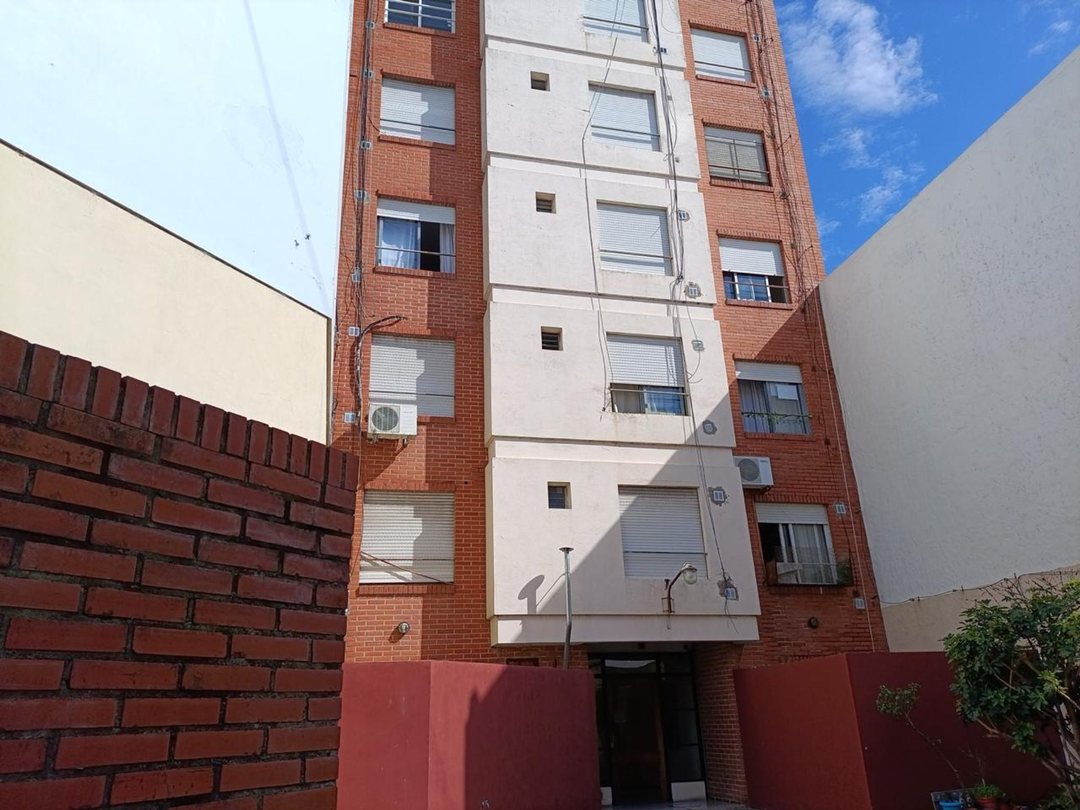 DEPARTAMENTO  EN  ALQUILER LA PLATA