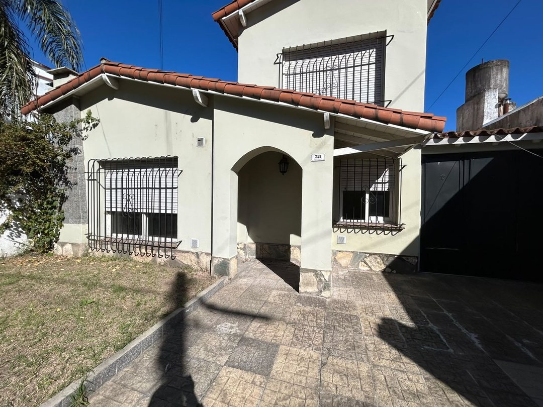 VENTA CASA 4 AMBIENTES + GALPÓN/DEPÓSITO - MORÓN