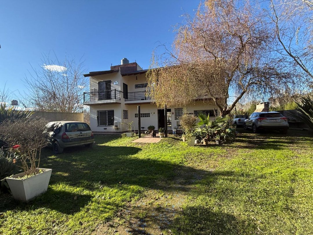 CASA 5 AMBIENTES VENTA PATIO Y PILETA  SAN VICENTE