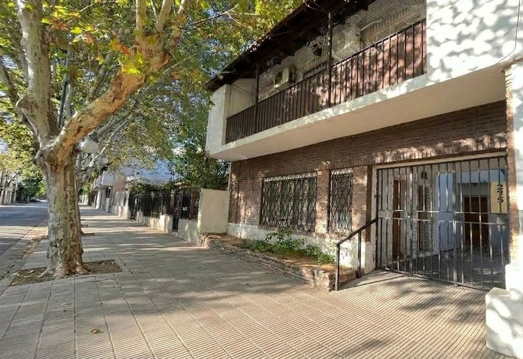 VENTA CASA 3 AMBIENTES EN MORON APTO CREDITO