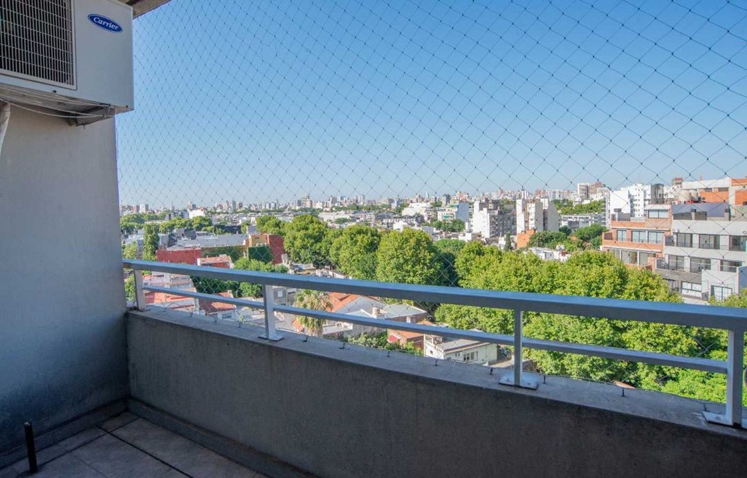 2 ambientes luminoso con balcon y pileta