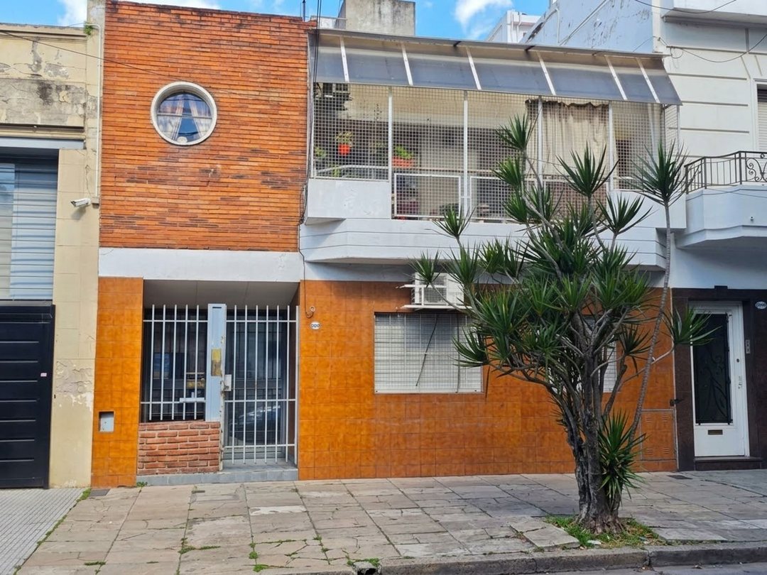 VENTA DEPARTAMENTO 4 AMBIENTES CON 2 PATIOS