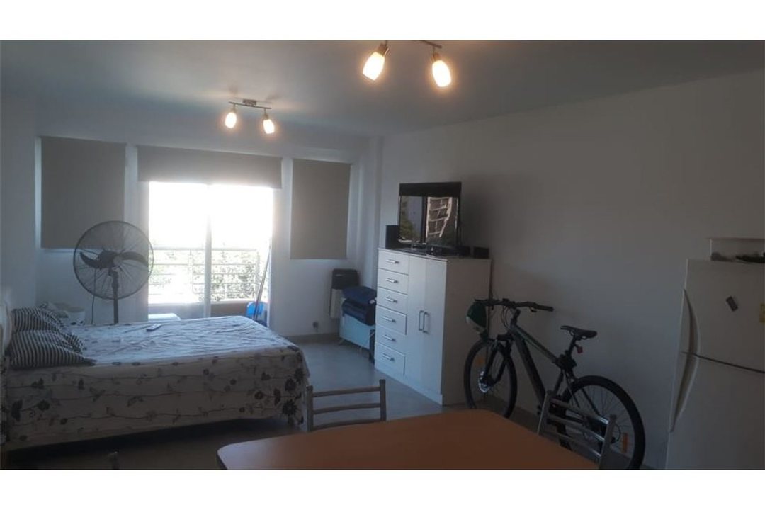 VENTA  DEPARTAMENTO MORON  MONO AMBIENTE.