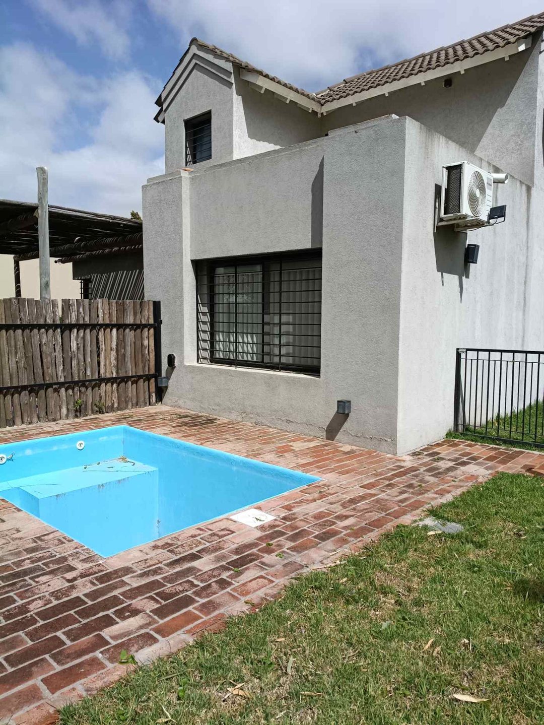CASA EN VENTA EN PERGAMINO EN BARRIO CERRADO