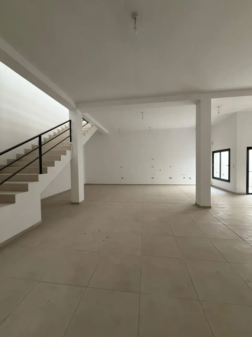 ALQUILER- Gran local comercial - 407 m2- Barrio Güemes
