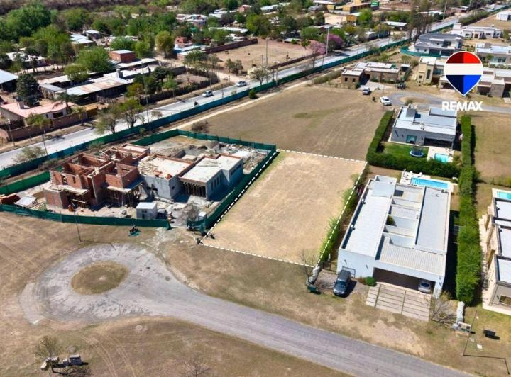Terreno · 893m²