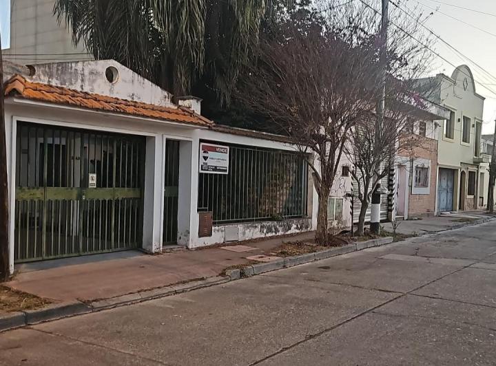 Casa · 163m² · 7 Ambientes · 1 Cochera