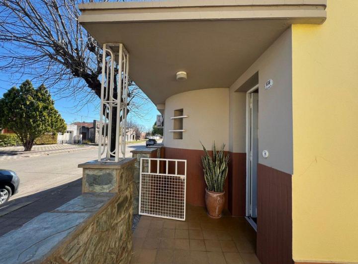 Casa · 124m² · 5 Ambientes · 1 Cochera