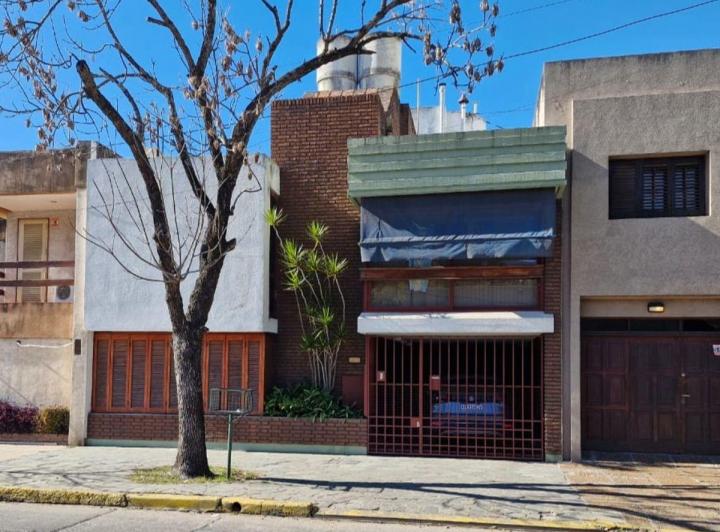 Casa · 343m² · 13 Ambientes · 1 Cochera