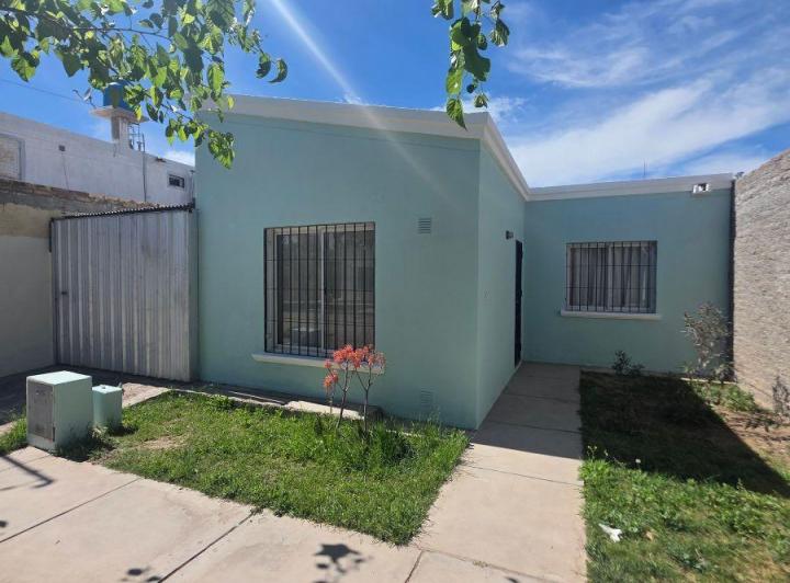 Casa · 70m² · 4 Ambientes · 1 Cochera