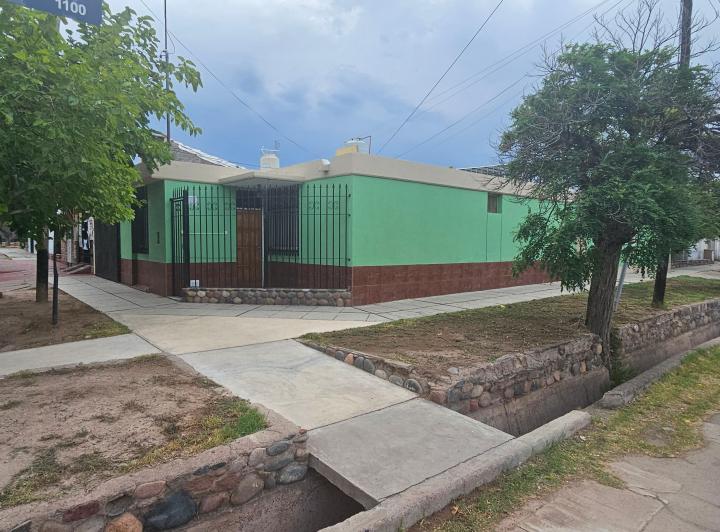 Casa · 110m² · 7 Ambientes · 2 Cocheras