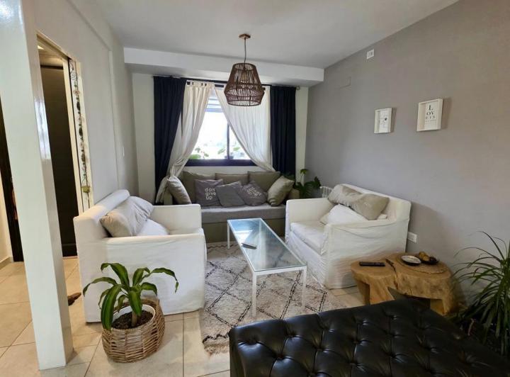 Casa · 184m² · 6 Ambientes · 2 Cocheras