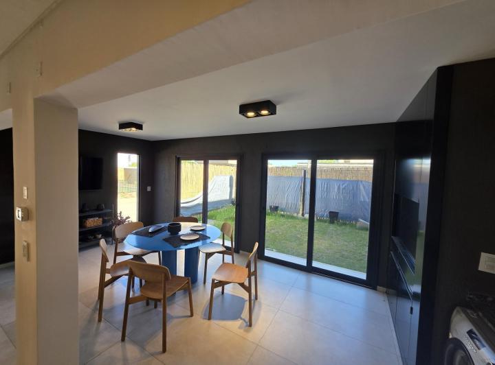 Casa · 108m² · 2 Dormitorios · 2 Cocheras
