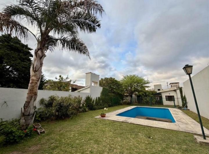 Casa · 127m² · 3 Ambientes · 1 Cochera