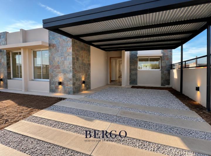 Casa · 175m² · 6 Ambientes · 2 Cocheras
