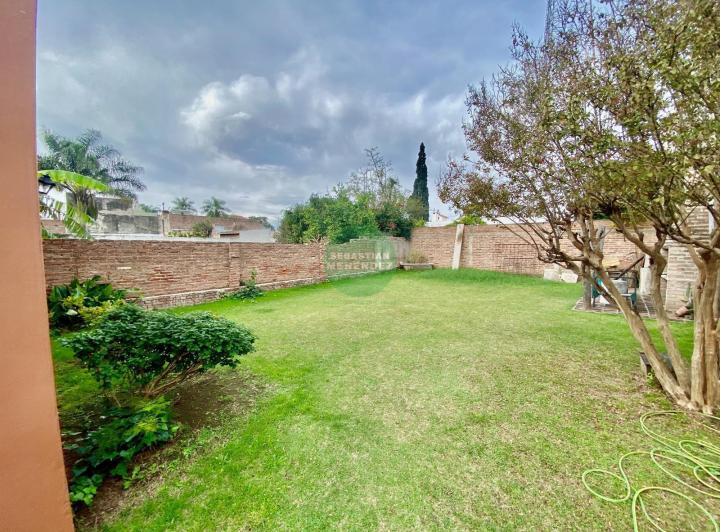Casa · 181m² · 6 Ambientes · 2 Cocheras