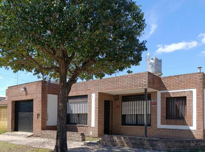 Casa · 140m² · 5 Ambientes · 1 Cochera