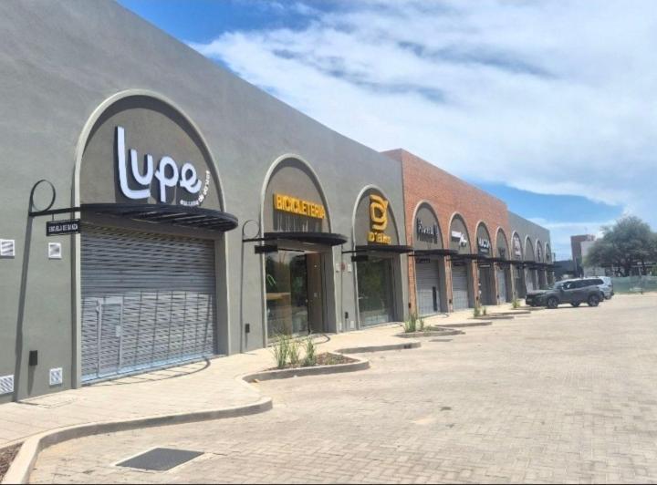 Local comercial · 75m² · 1 Ambiente · 1 Cochera